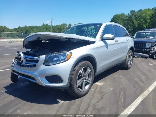 WDC0G4JB5KV176495 2019 MERCEDES-BENZ GLC - Image 2