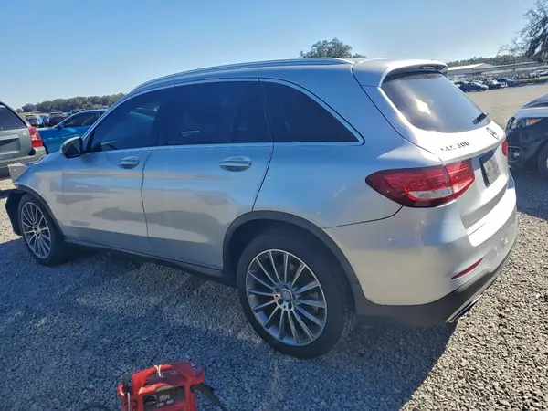 WDC0G4JB6GF013646 2016 MERCEDES-BENZ GLC - Image 2