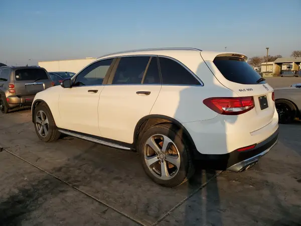 WDC0G4JB6GF025599 2016 MERCEDES-BENZ GLC - Image 2