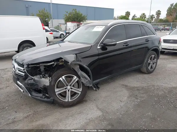 WDC0G4JB6GF027465 2016 MERCEDES-BENZ GLC - Image 2
