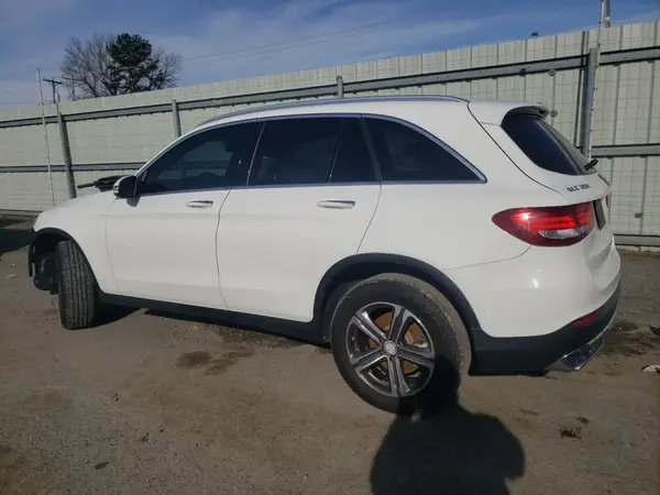 WDC0G4JB6GF078285 2016 MERCEDES-BENZ GLC - Image 2