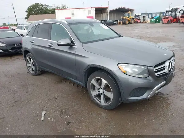 WDC0G4JB6GF110054 2016 MERCEDES-BENZ GLC - Image 1
