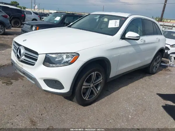 WDC0G4JB6HF137515 2017 MERCEDES-BENZ GLC - Image 2
