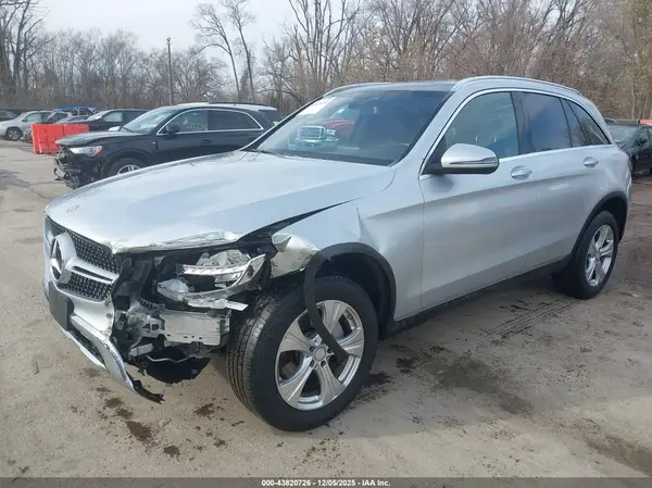 WDC0G4JB6HF138051 2017 MERCEDES-BENZ GLC - Image 2