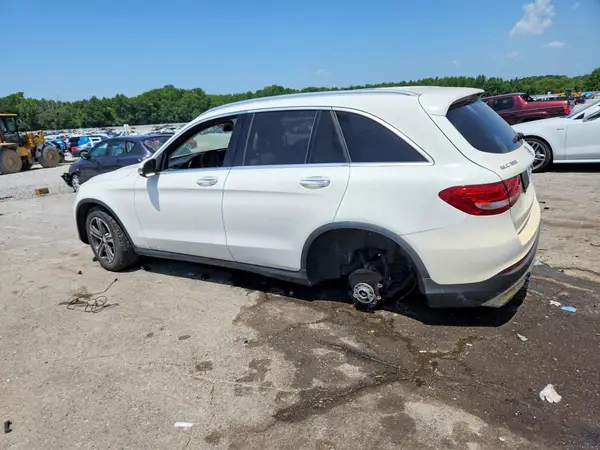 WDC0G4JB6HF196807 2017 MERCEDES-BENZ GLC - Image 2