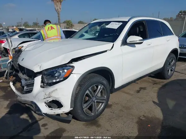 WDC0G4JB6HF201732 2017 MERCEDES-BENZ GLC - Image 2
