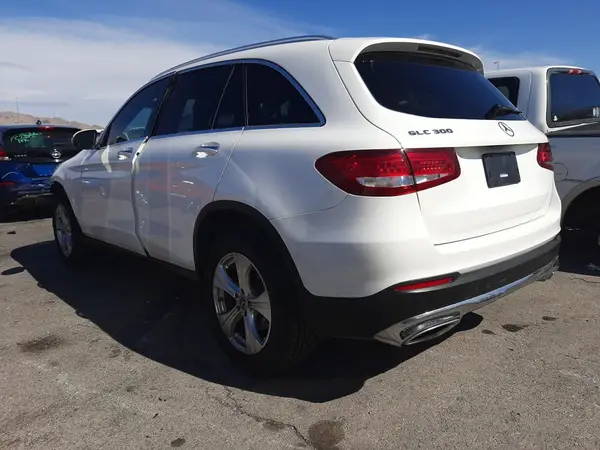 WDC0G4JB6HF255712 2017 MERCEDES-BENZ GLC - Image 2