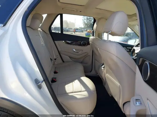 WDC0G4JB6HF259615 2017 MERCEDES-BENZ GLC - Image 8
