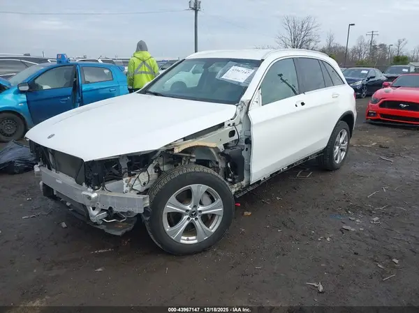 WDC0G4JB6HV010317 2017 MERCEDES-BENZ GLC - Image 2