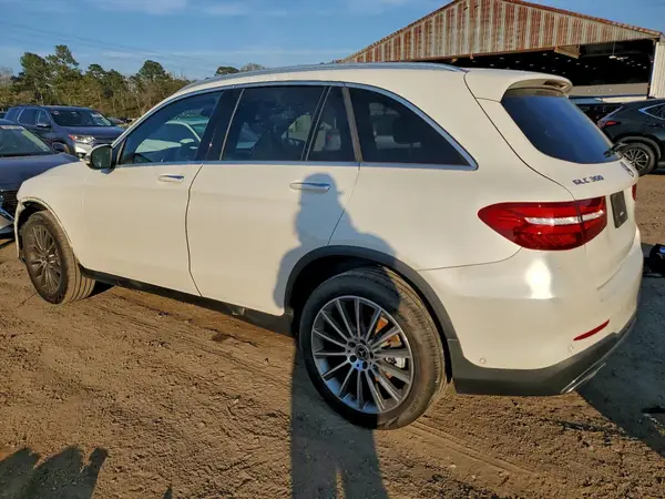 WDC0G4JB6JF365455 2018 MERCEDES-BENZ GLC - Image 2