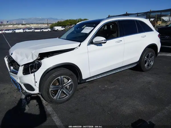 WDC0G4JB6JV027513 2018 MERCEDES-BENZ GLC - Image 2