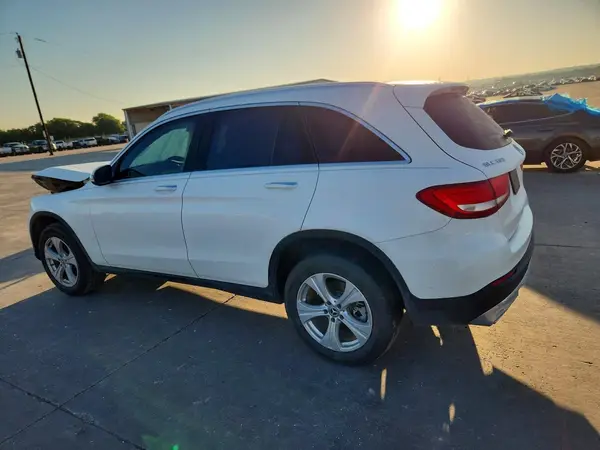 WDC0G4JB6JV059765 2018 MERCEDES-BENZ GLC - Image 2