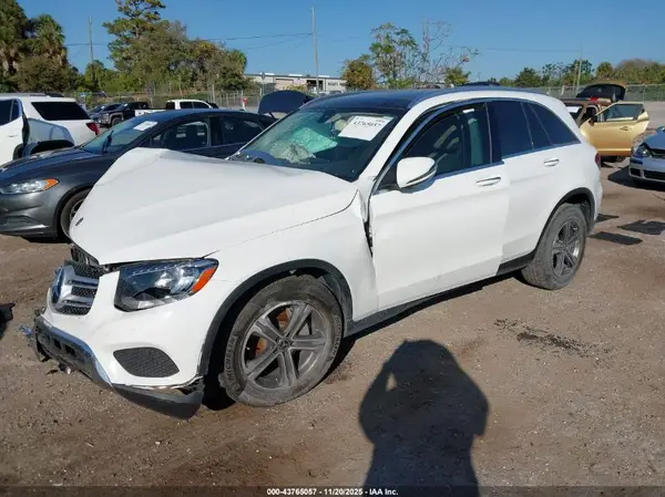 WDC0G4JB6JV066876 2018 MERCEDES-BENZ GLC - Image 2