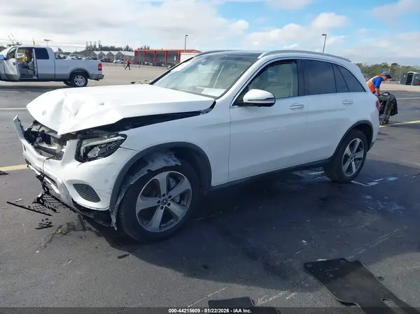WDC0G4JB6JV078316 2018 MERCEDES-BENZ GLC - Image 2