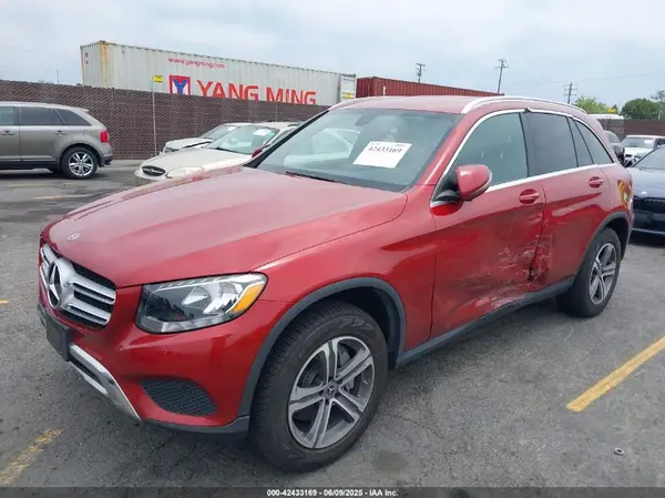 WDC0G4JB6JV081815 2018 MERCEDES-BENZ GLC - Image 2