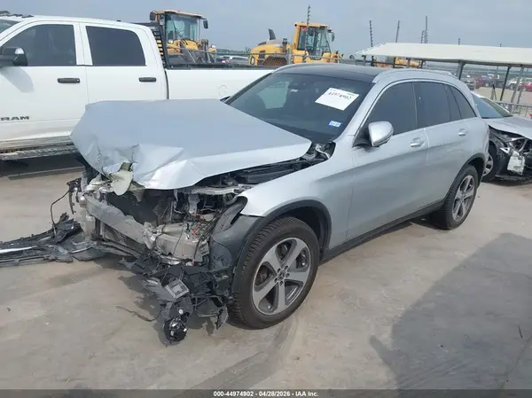 WDC0G4JB6JV088196 2018 MERCEDES-BENZ GLC - Image 2