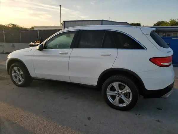 WDC0G4JB6JV095911 2018 MERCEDES-BENZ GLC - Image 2