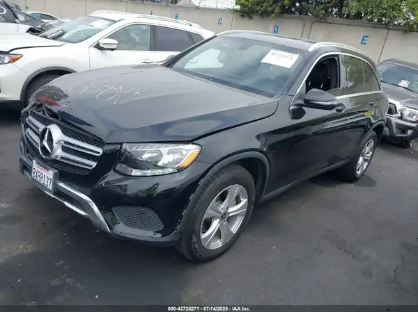 WDC0G4JB6JV110553 2018 MERCEDES-BENZ GLC - Image 2