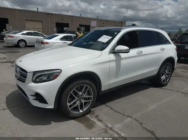 WDC0G4JB6JV112710 2018 MERCEDES-BENZ GLC - Image 2