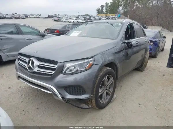 WDC0G4JB6K1001048 2019 MERCEDES-BENZ GLC - Image 2