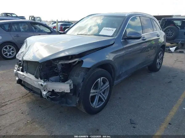 WDC0G4JB6KF565379 2019 MERCEDES-BENZ GLC - Image 2