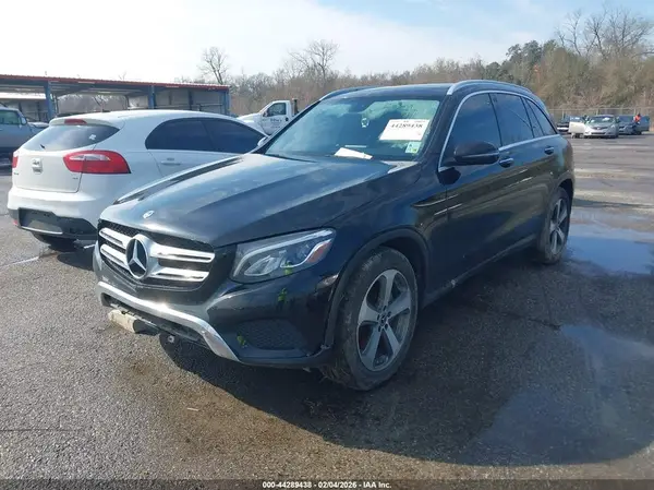 WDC0G4JB6KF587494 2019 MERCEDES-BENZ GLC - Image 2