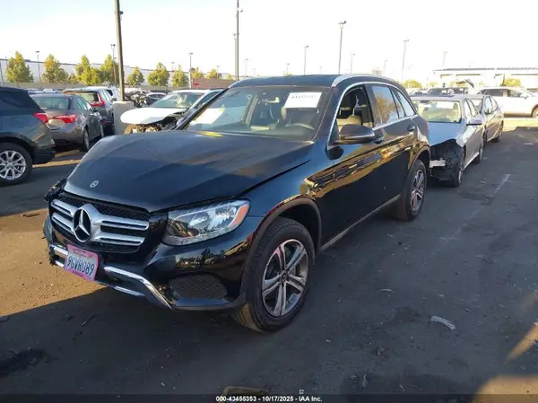 WDC0G4JB6KV175453 2019 MERCEDES-BENZ GLC - Image 2