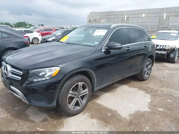 WDC0G4JB6KV185786 2019 MERCEDES-BENZ GLC - Image 2