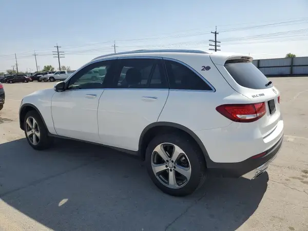 WDC0G4JB7GF029645 2016 MERCEDES-BENZ GLC - Image 2