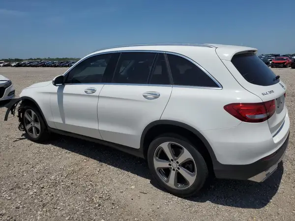 WDC0G4JB7GF056800 2016 MERCEDES-BENZ GLC - Image 2