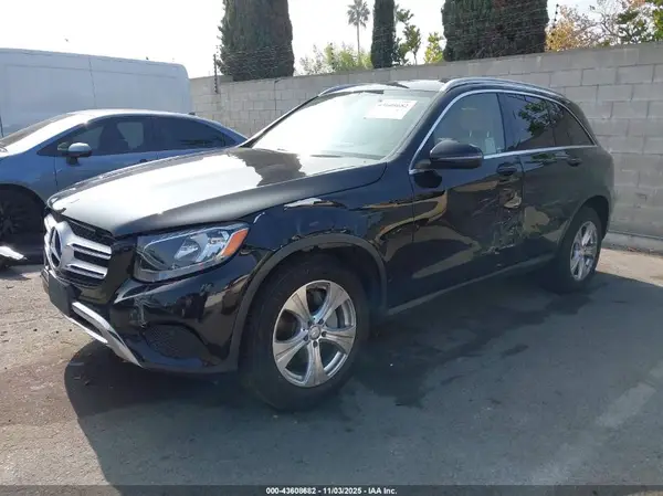 WDC0G4JB7GF084774 2016 MERCEDES-BENZ GLC - Image 2