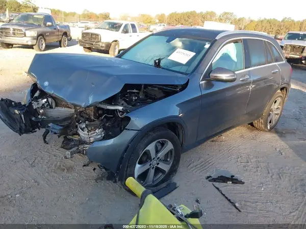 WDC0G4JB7GF085875 2016 MERCEDES-BENZ GLC - Image 2