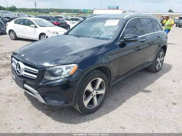 WDC0G4JB7GF090669 2016 MERCEDES-BENZ GLC - Image 2