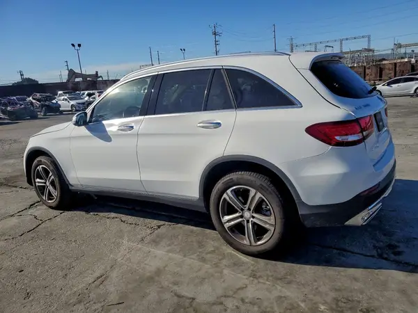 WDC0G4JB7GF094737 2016 MERCEDES-BENZ GLC - Image 2