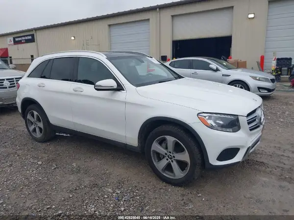 WDC0G4JB7GF095807 2016 MERCEDES-BENZ GLC - Image 1