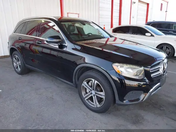 WDC0G4JB7GF108071 2016 MERCEDES-BENZ GLC - Image 1