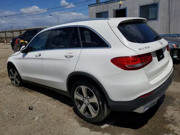 WDC0G4JB7HF122571 2017 MERCEDES-BENZ GLC - Image 2