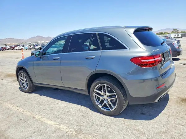 WDC0G4JB7HF135370 2017 MERCEDES-BENZ GLC - Image 2