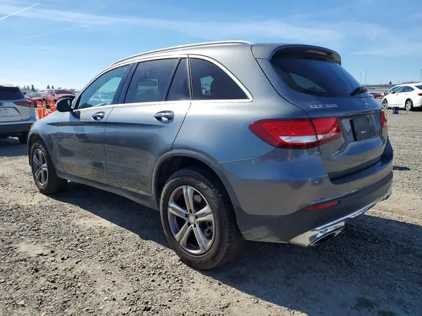 WDC0G4JB7HF160818 2017 MERCEDES-BENZ GLC - Image 2