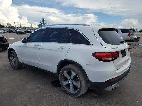 WDC0G4JB7HF194564 2017 MERCEDES-BENZ GLC - Image 2