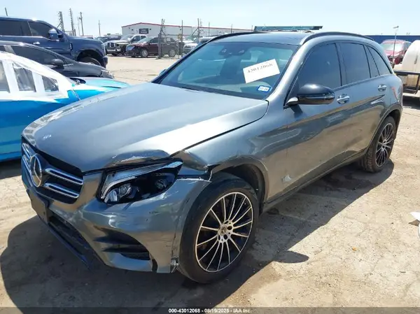 WDC0G4JB7HF216241 2017 MERCEDES-BENZ GLC - Image 2