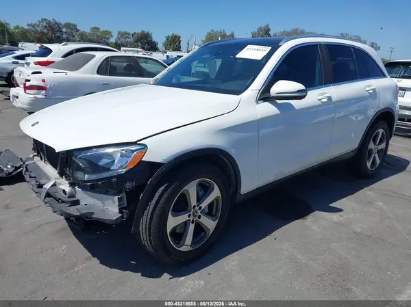 WDC0G4JB7HF247621 2017 MERCEDES-BENZ GLC - Image 2