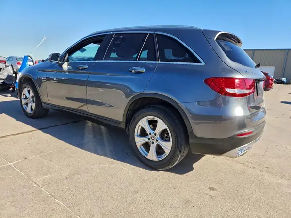 WDC0G4JB7HV010648 2017 MERCEDES-BENZ GLC - Image 2