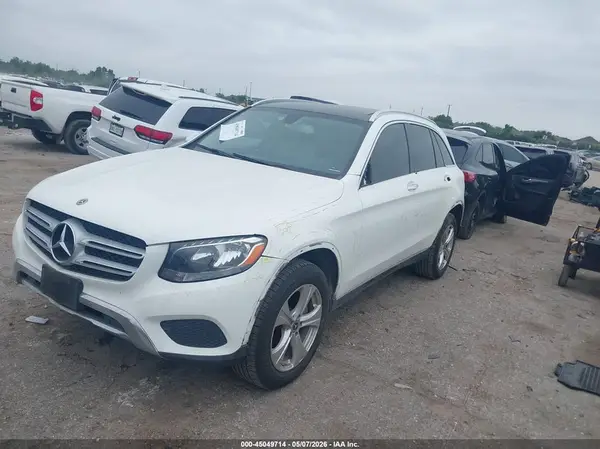 WDC0G4JB7HV011122 2017 MERCEDES-BENZ GLC - Image 2