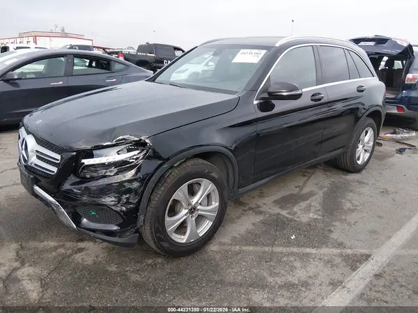 WDC0G4JB7HV011914 2017 MERCEDES-BENZ GLC - Image 2
