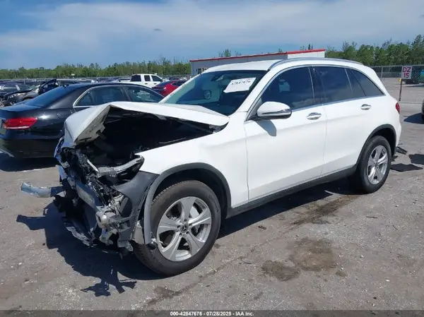WDC0G4JB7JV019484 2018 MERCEDES-BENZ GLC - Image 2