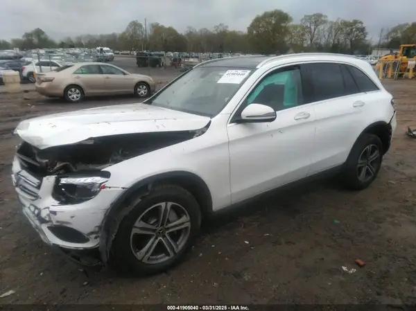 WDC0G4JB7JV021512 2018 MERCEDES-BENZ GLC - Image 2