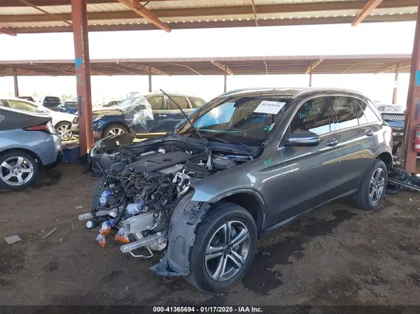 WDC0G4JB7JV021686 2018 MERCEDES-BENZ GLC - Image 2