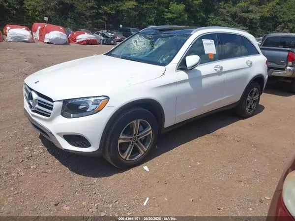 WDC0G4JB7JV023275 2018 MERCEDES-BENZ GLC - Image 2
