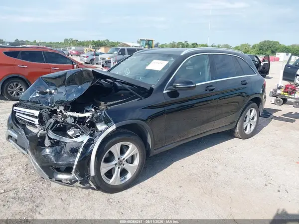 WDC0G4JB7JV037970 2018 MERCEDES-BENZ GLC - Image 2